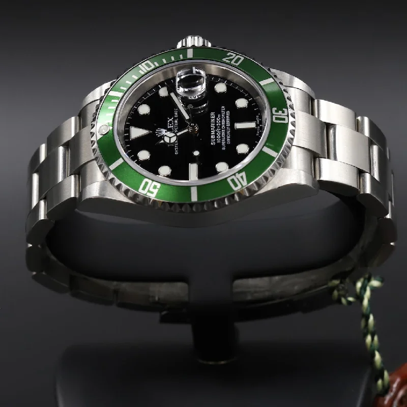 Watches with Gold Plated Cases for a Luxurious LookRolex<br>16610LV Submariner 'Kermit'