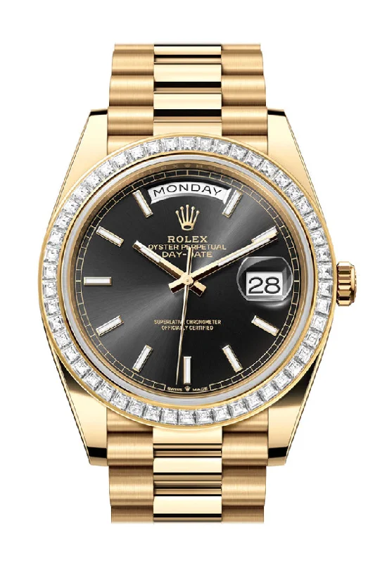 Watches with Silicone Straps for a Soft FeelRolex Day-Date 40 Black Dial Baguette Diamond Bezel 18K Yellow Gold President Men's Watch 228398TBR