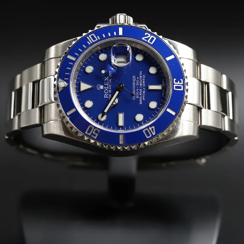 Minimalist Analog Watches for Everyday WearRolex<br>116619LB Submariner 'Smurf'