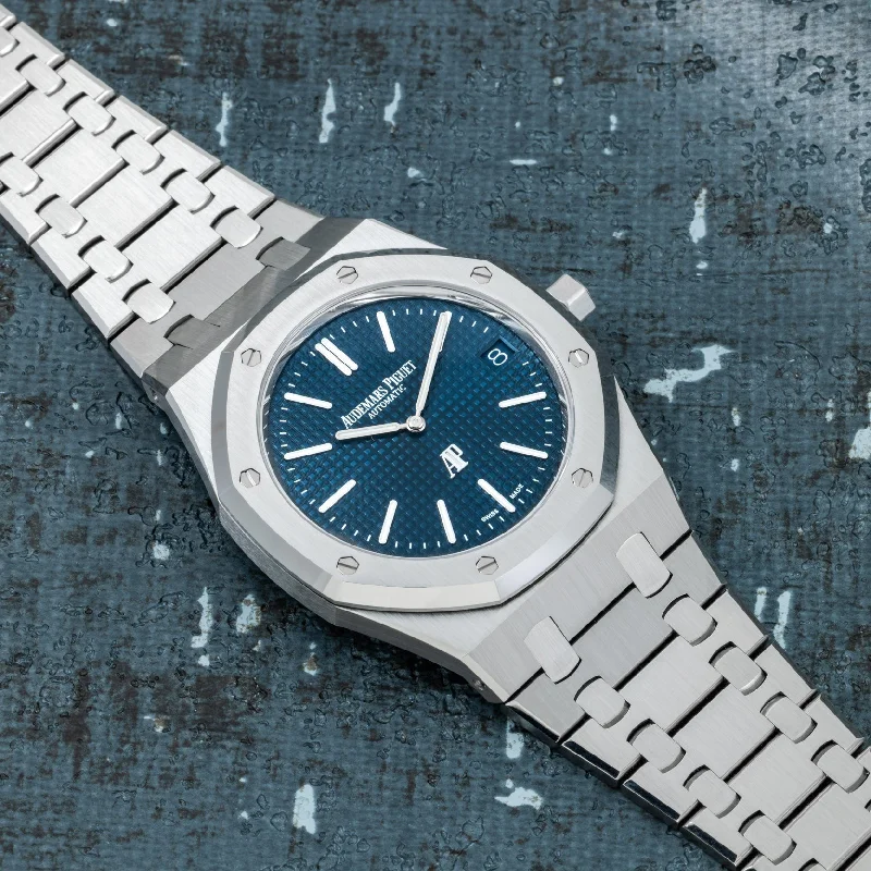 Minimalist Analog Watches for Everyday WearAudemars Piguet Royal Oak 'Jumbo Extra-Thin'