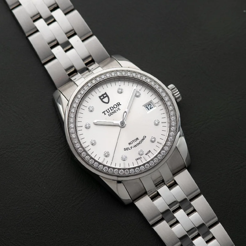 Titanium Cased Watches for Lightweight ComfortTudor Glamour Date