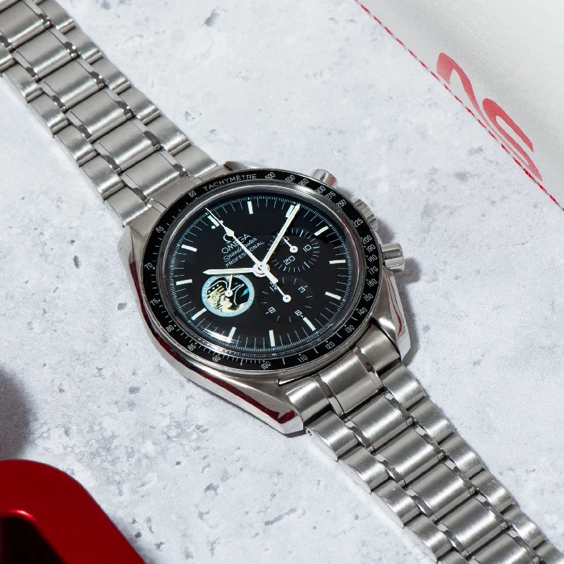 Retro-Inspired Quartz Watches for Retro LoversOmega Speedmaster Professional 'Missions Apollo XVII'